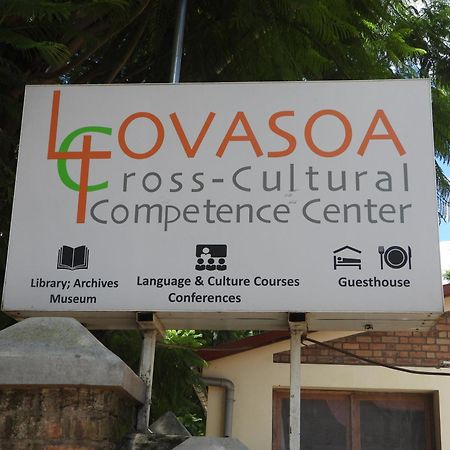 Lovasoa 4C Hotel Antsirabe Bagian luar foto