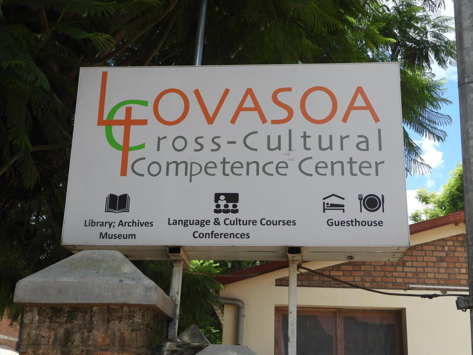 Lovasoa 4C Hotel Antsirabe Bagian luar foto