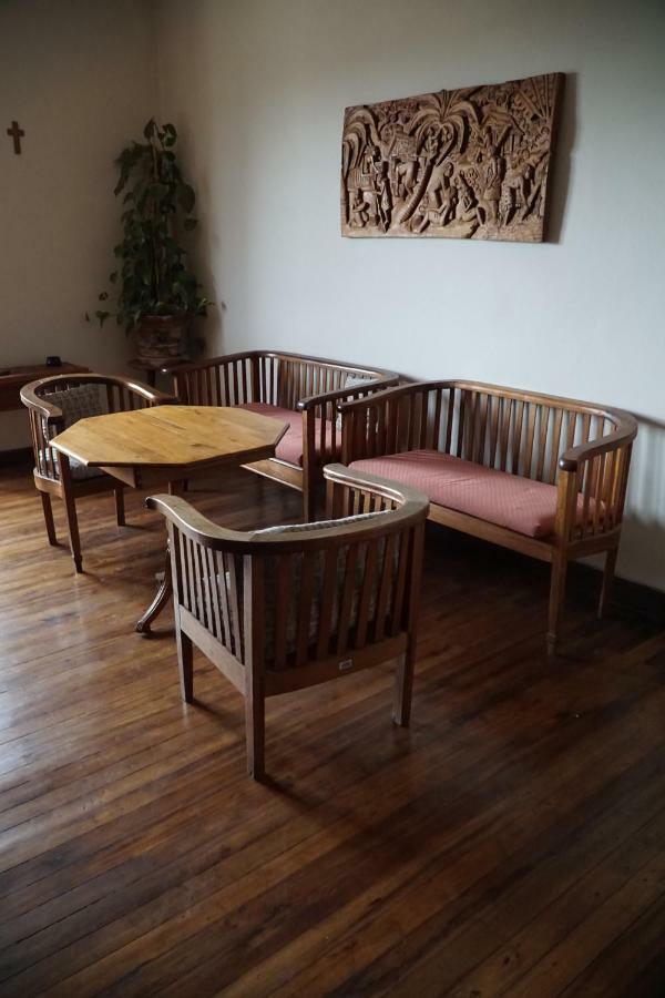Lovasoa 4C Hotel Antsirabe Bagian luar foto